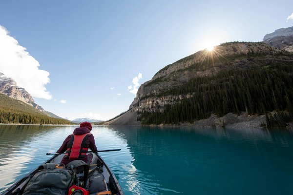 Peut-on trouver une croisière qui propose des randonnées en kayak dans les fjords suédois?